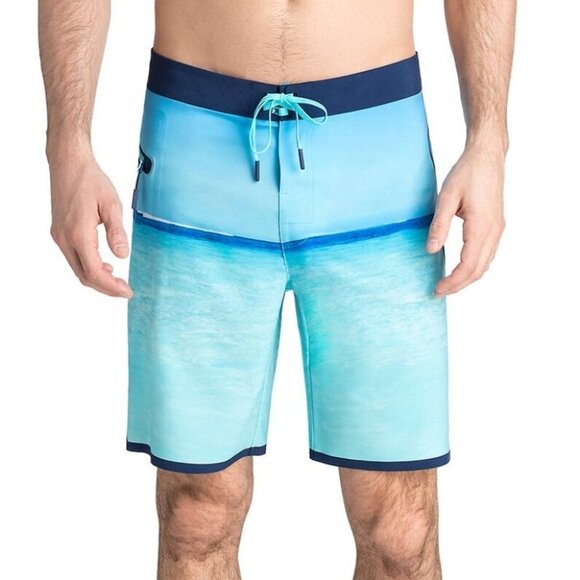MEN’S Vineyard Vines Photo Reel Sailing Stripe Board Shorts Size  40 - Picture 1 of 10